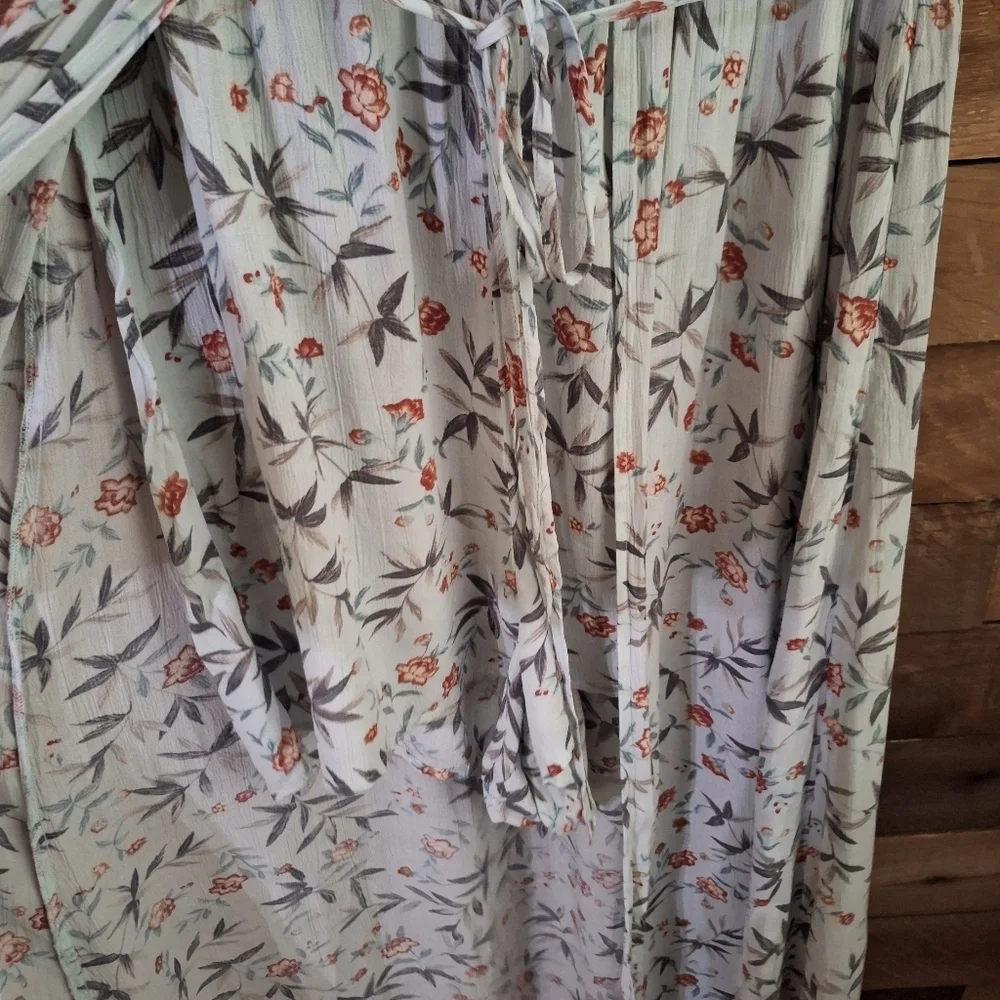 American Eagle Floral Cape-Overlay RomperSize Large